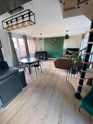 Ferienwohnung Duplex Proche Gare Vue Tour Perret Avec Parking Gratuit Amiens Exterior foto
